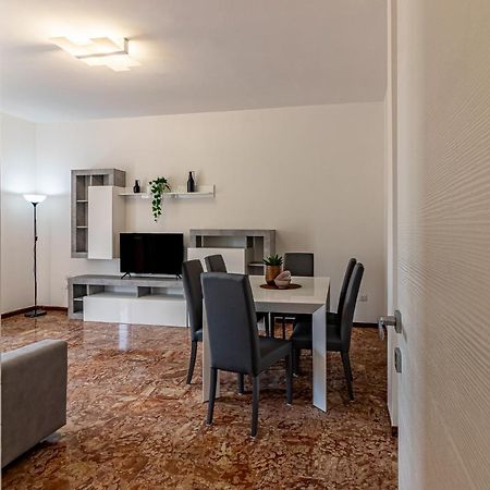 Fiera Di Ferrara Huge Apartment X7! Eksteriør billede