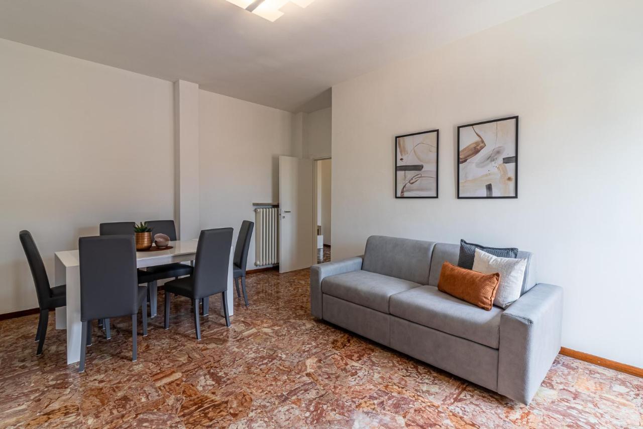 Fiera Di Ferrara Huge Apartment X7! Eksteriør billede